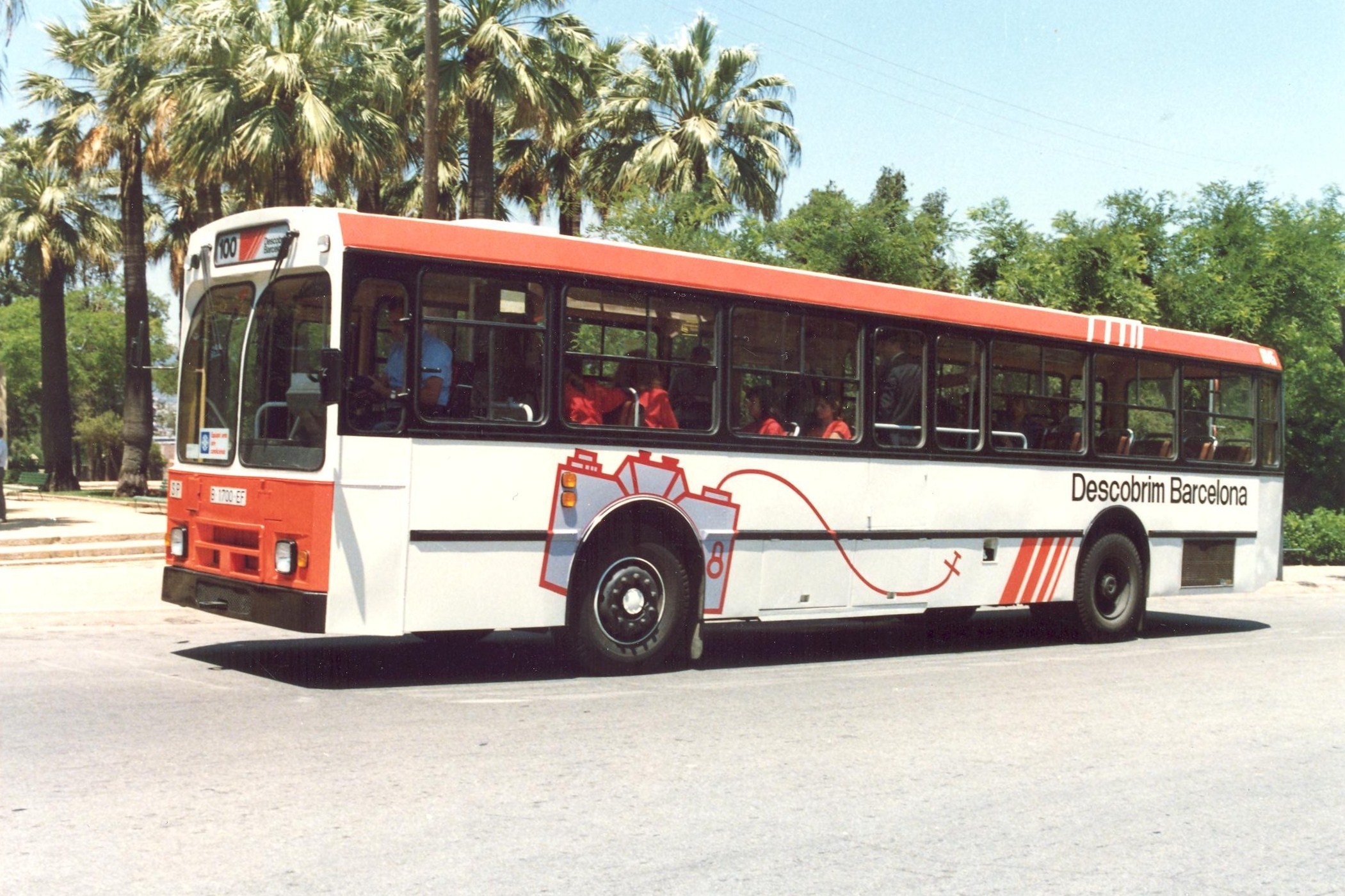 Un dels primers autobusos turístics <span>Arxiu Municipal de Barcelona</span>
