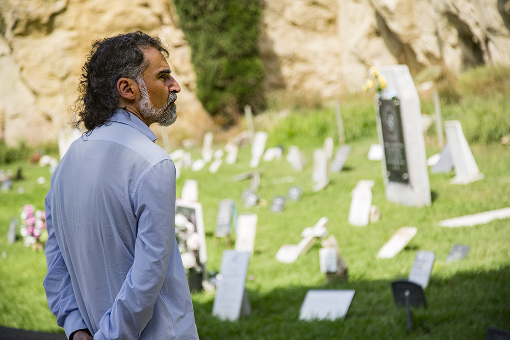 Jordi Cuixart al cementiri de Montjuïc l’estiu del 2017 en un homenatge que es va fer a les víctimes de la dictadura quan el Parlament va declarar nuls els judicis del franquisme