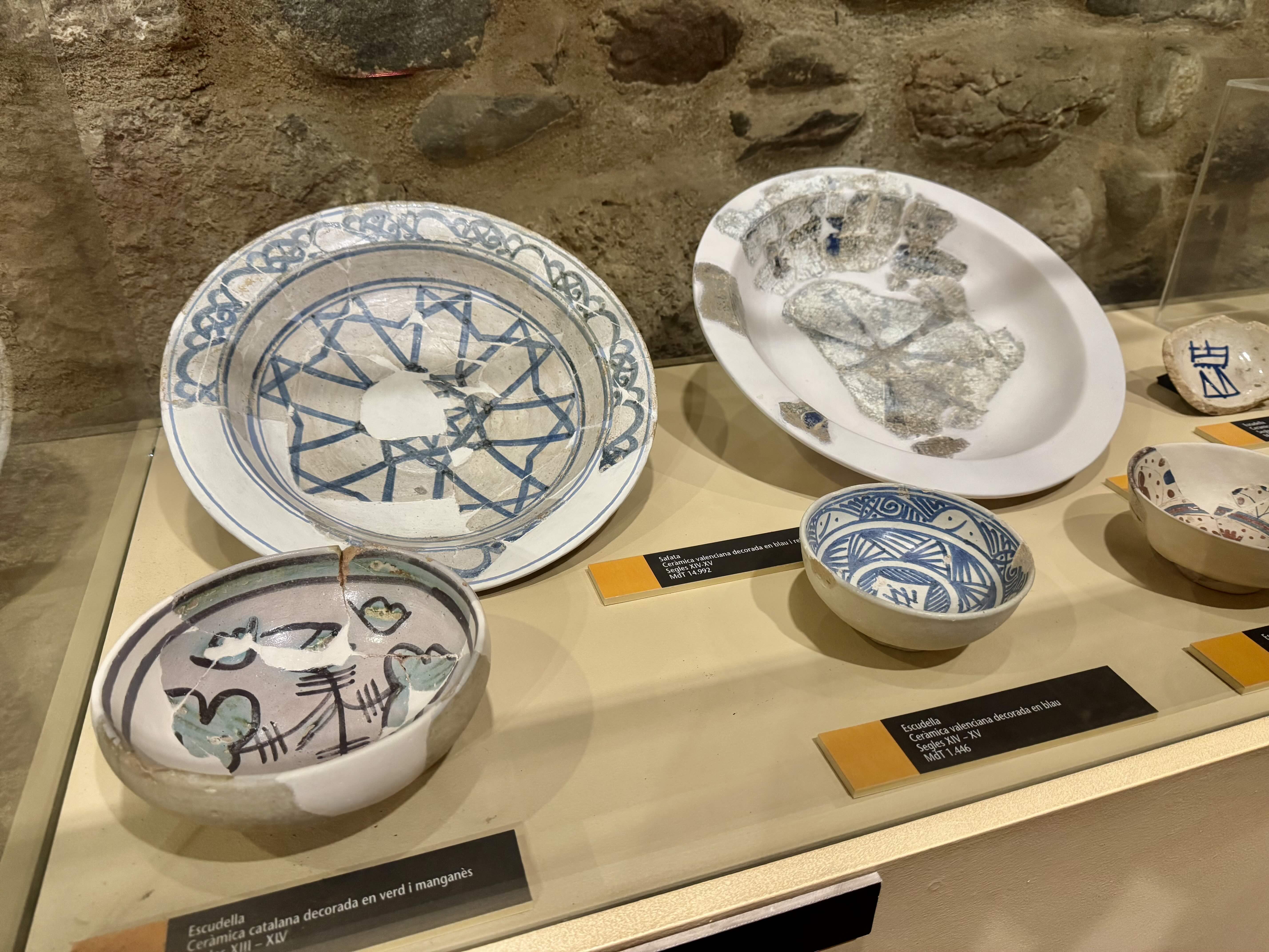 Restes d'una vaixella de l'època en què el castell de Vallparadís va ser cartoixa. / A.F.