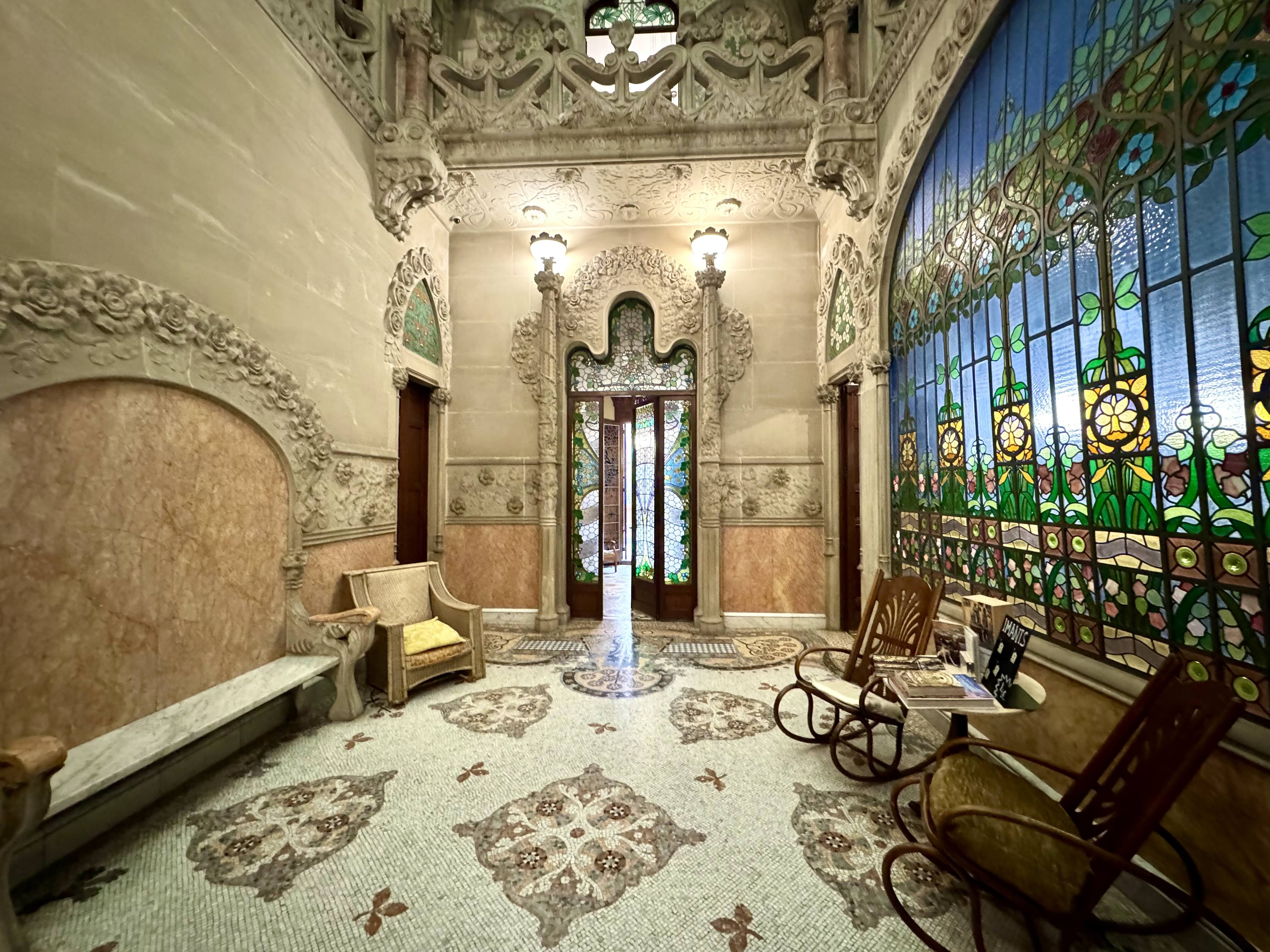 El majestuós vestíbul de la casa. / A.F.