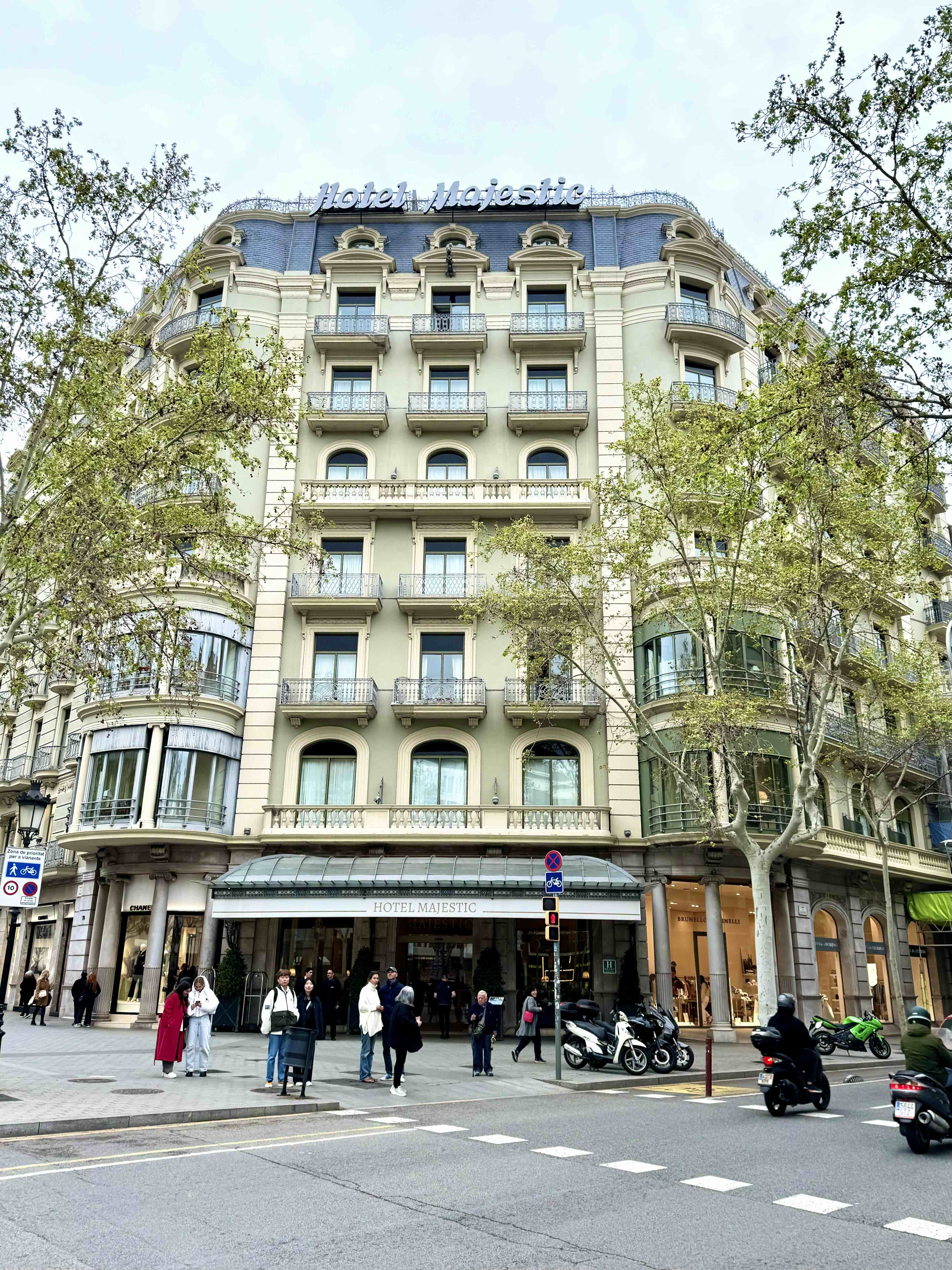 En arribar a Barcelona, Machado es va instal·lar provisionalment a l'Hotel Majestic, abans de traslladar-se a la Torre Castanyer, al passeig de Sant Gervasi. / A.F. 