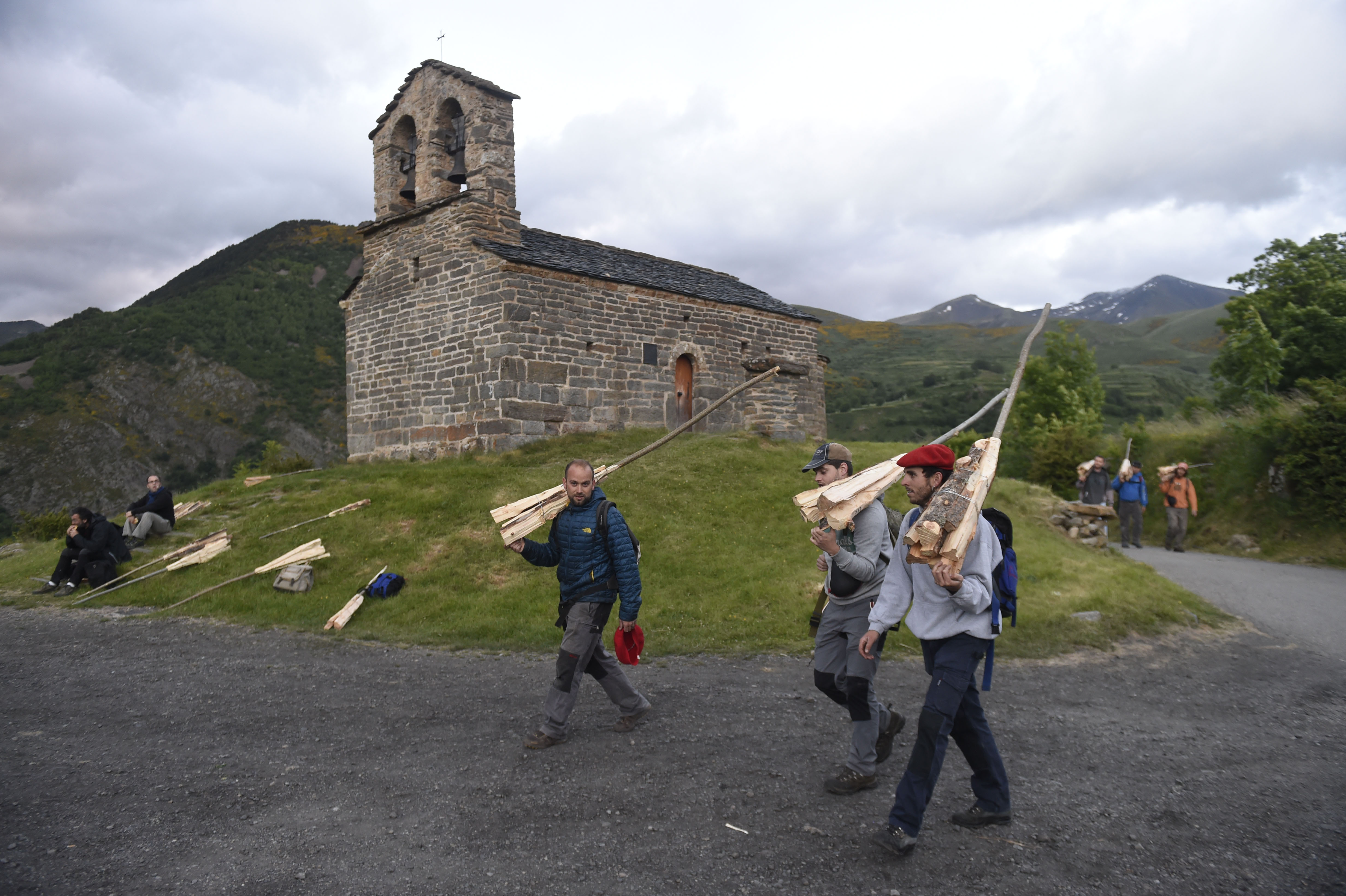 Les Falles de Durro, a la Vall de Boí, donen el tret de sortida al cicle de les festes del foc del Pirineu català. SANTI IGESIAS