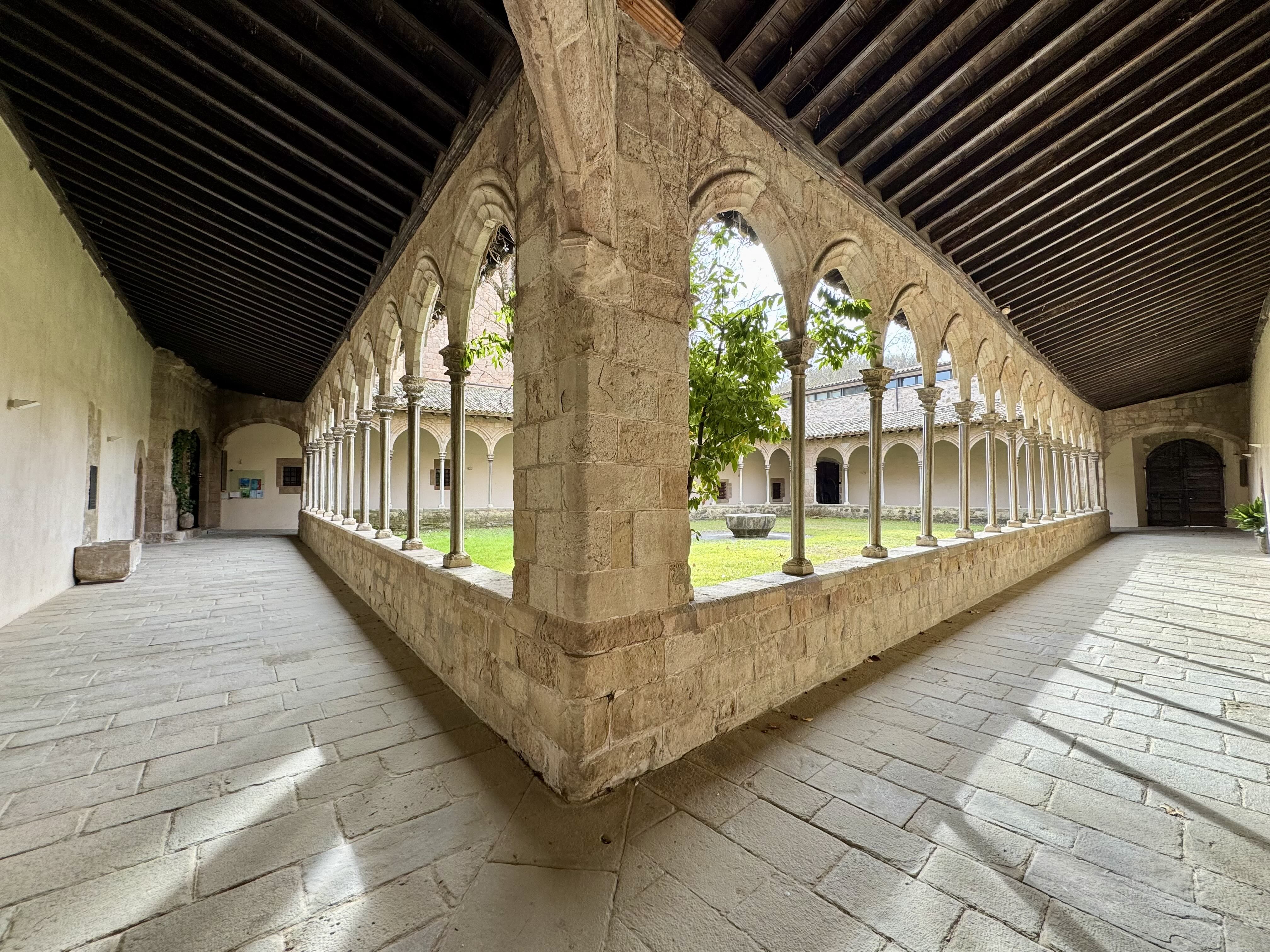Claustre gòtic del monestir de Sant Joan de les Abadesses. / A.F.
